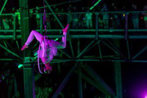 acrobatic-night-show-3_small